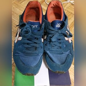 ASICS Size 5Youth